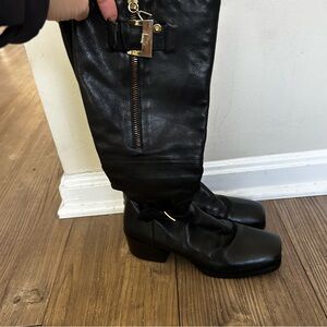 RENZI Black Leather Combat Boots. Buckle Zipper. Size 5.
